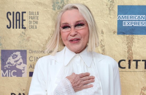 Eleonora Giorgi festeggia in casa i 71 anni nonostante gli effetti della chemio