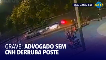 Advogado com CNH cassada bate carro de luxo e derruba poste