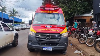 Motociclista é socorrido pelo Siate após acidente de trânsito na Rua Europa