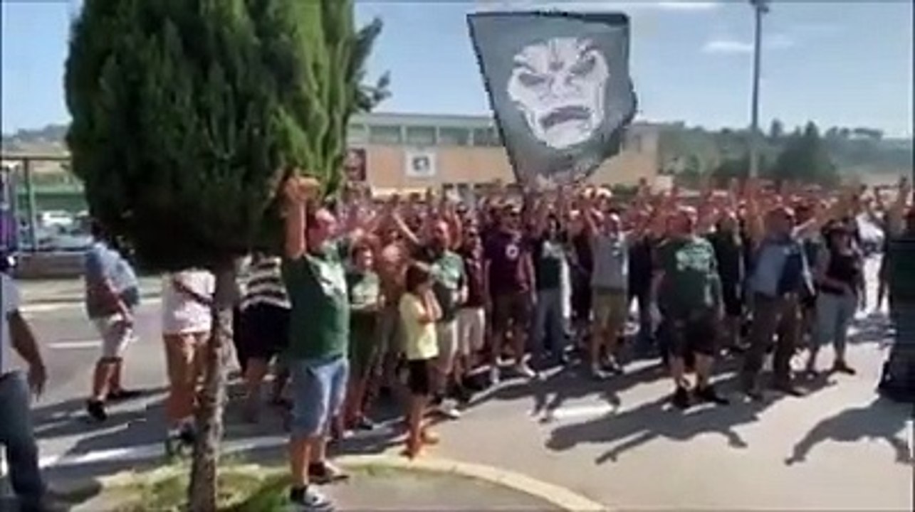 I tifosi del Chieti non possono andare allo stadio, e allora incitano cos? la squadra