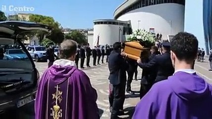 Lo struggente addio a Carla Covitti