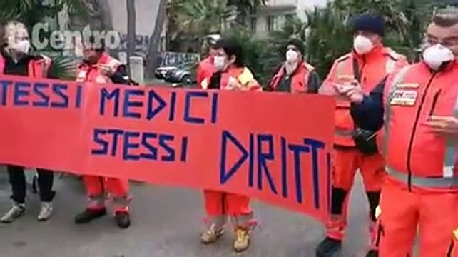 Eroi dimenticati, stessi medici stessi diritti: la protesta a Pescara