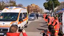 Addio all'infermiere, tutte le ambulanze accendono le sirene