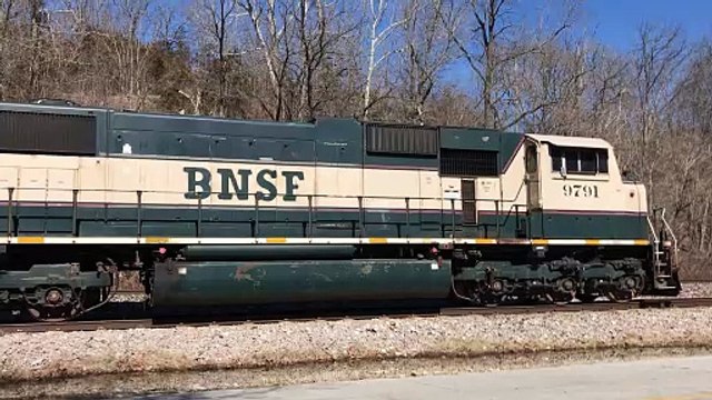 EMD SD70MAC Startup Sequence (BNSF 9791 at Turners, MO)