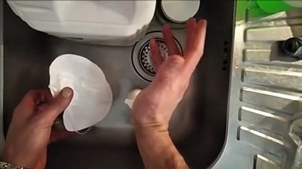 Come lavare e riutilizzare le mascherine, con un paio di raccomandazioni