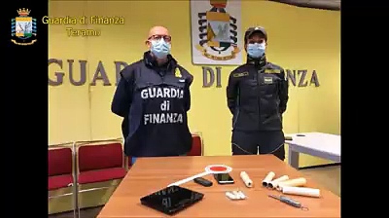 Spacciatore nella rete dei finanzieri