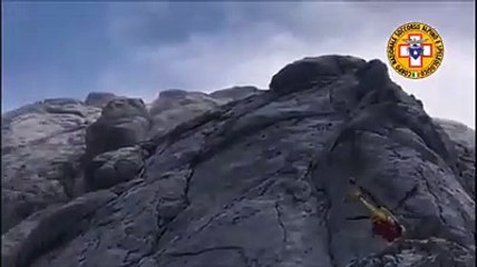Arrivano i soccorsi per l'alpinista ferito a 2.400 metri sul Gran Ssso