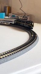 Friday Fun - GG1 #4859 pulling 4 Amfleet cars (Kato N scale)
