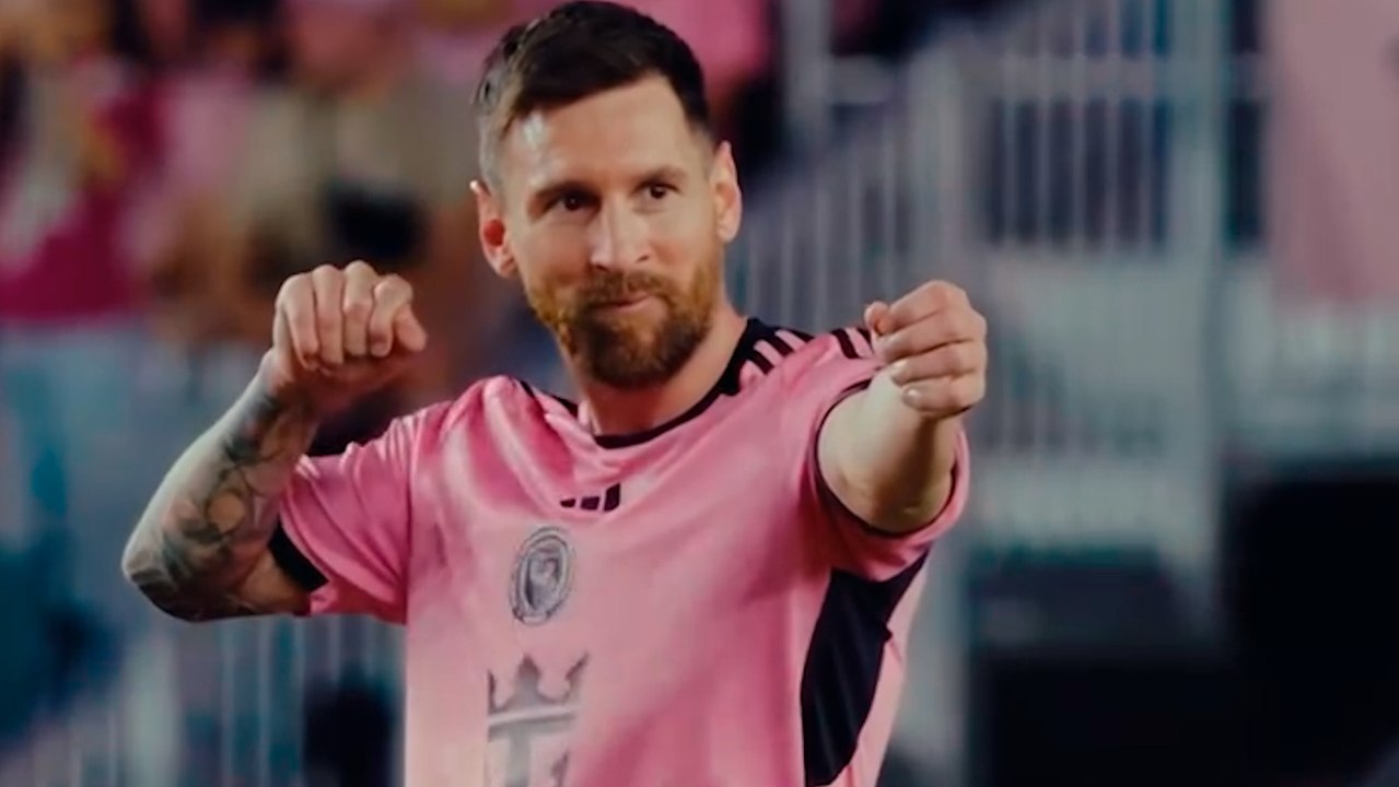 Leo Messi hace felices a sus fans más pequeños en el Hard Rock Hollywood de Florida