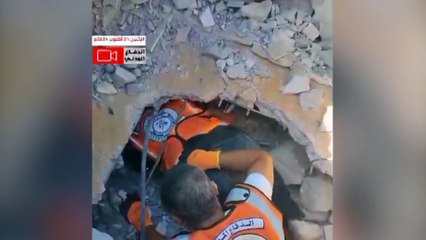 NO COMMENT: Milagroso rescate de una mujer en Gaza tras cinco días enterrada bajo los escombros