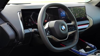 The new BMW X3 20 xDrive Interior Design in Tansanite Blue