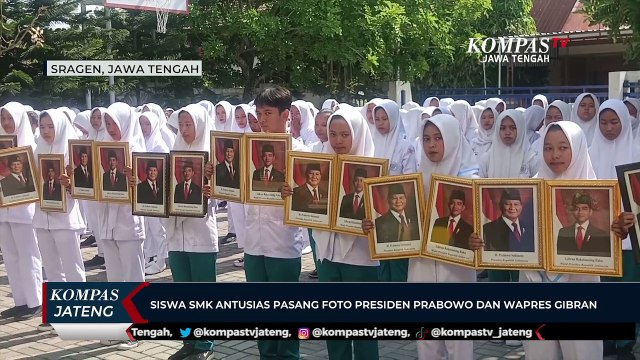 Siswa SMK Antusias Pasang Foto Presiden Prabowo dan Wapres Gibran