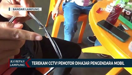 Terekam Cctv! Pemotor Dihajar Pengendara Mobil