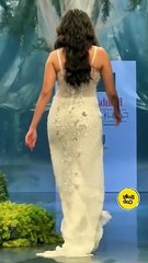 Mrunal Thakur hot ramp walk