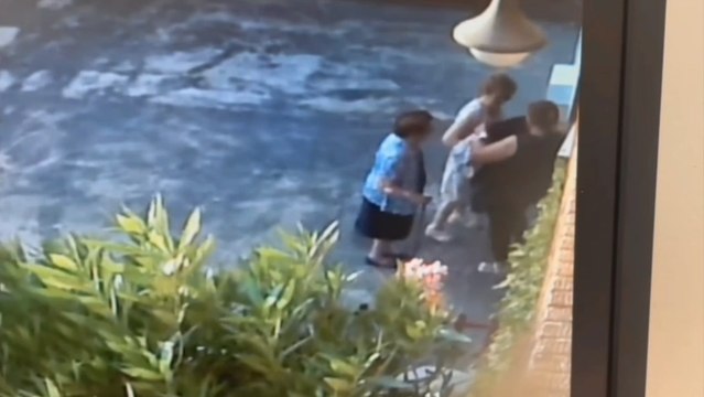 Vídeo | Así actuaba el grupo criminal que se dedicaba a robar joyas a ancianos en plena calle.