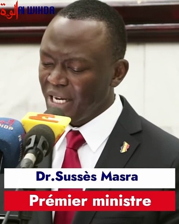 Premier ministre : « Je voudrais en mon nom, au nom du Gouvernement que je dirige, demander pardon pour toutes nos fautes communes, celles commises par action ou par omission et si me mettre à genoux ici devant vous et devant le Peuple pouvait y contribue