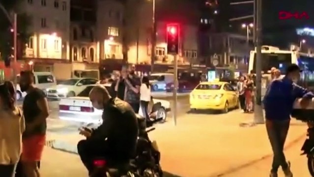 Haliç Köprüsü’nde İntihar ediyordu! Polis böyle mâni oldu