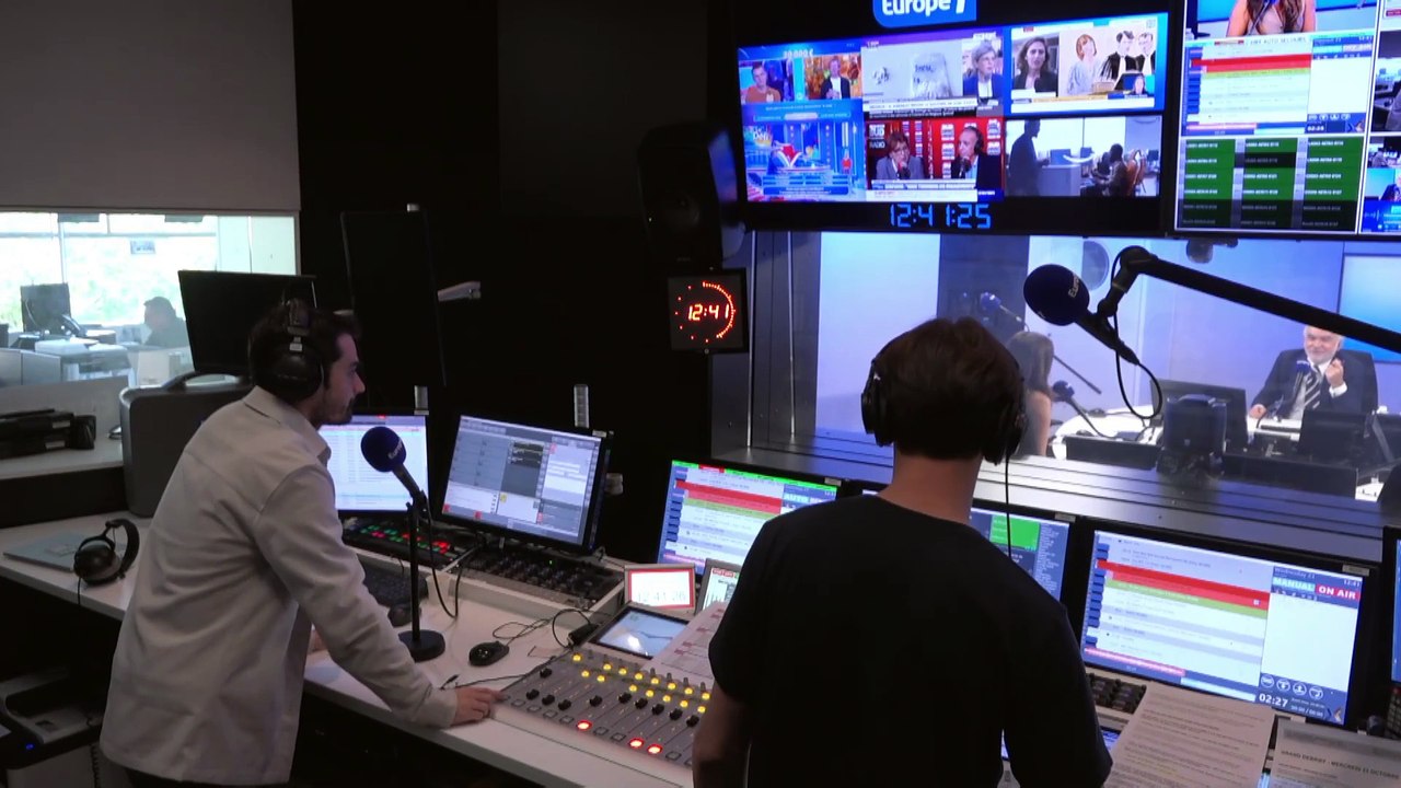 Pascal Praud reçoit Elisa Tovati pour son concert «Elisa fait son cinéma» au studio Marigny