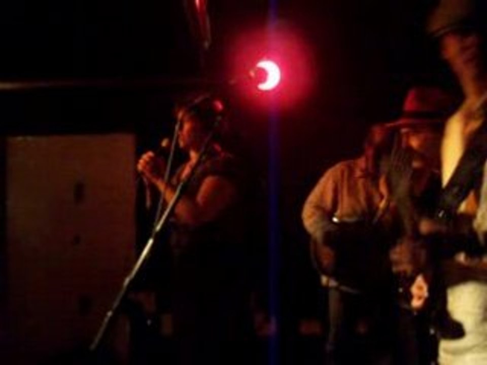 "Hound dog" avec Mister Tchang