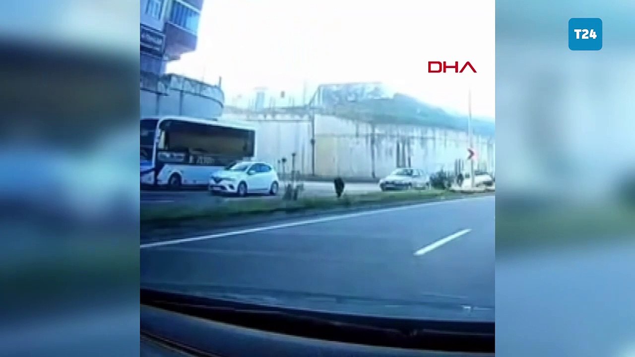 Otomobilin elektrik direğine çarptığı kaza kamerada