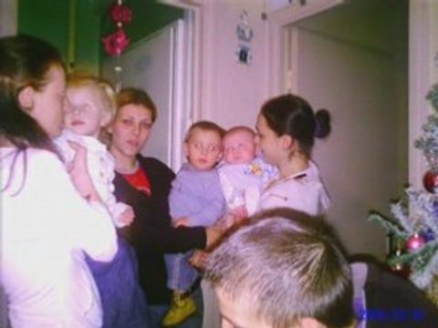 voici une video de mon fils a sa naissance juqu a sont bath