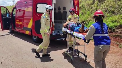 Motorista é ejetado de veículo em capotamento na BR-163