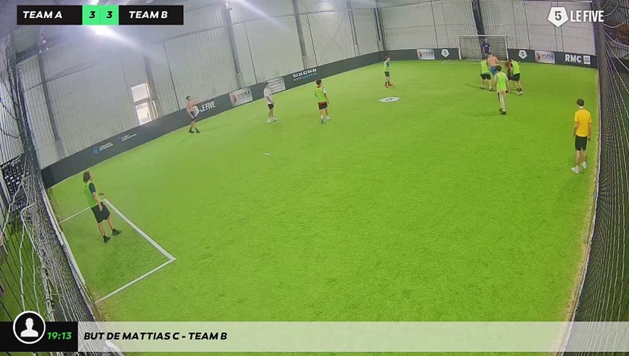 But de Mattias C - Team B