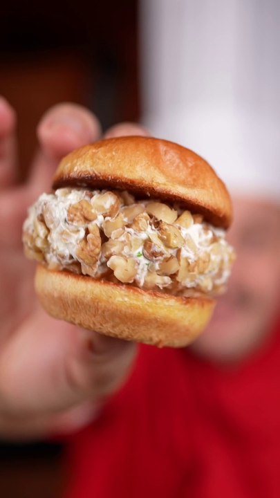 Cheese balls burger !