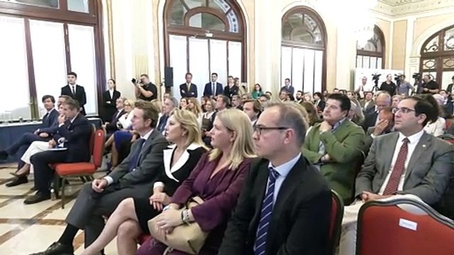 Moreno anuncia 800 millones en el Presupuesto andaluz de 2025 en políticas de vivienda