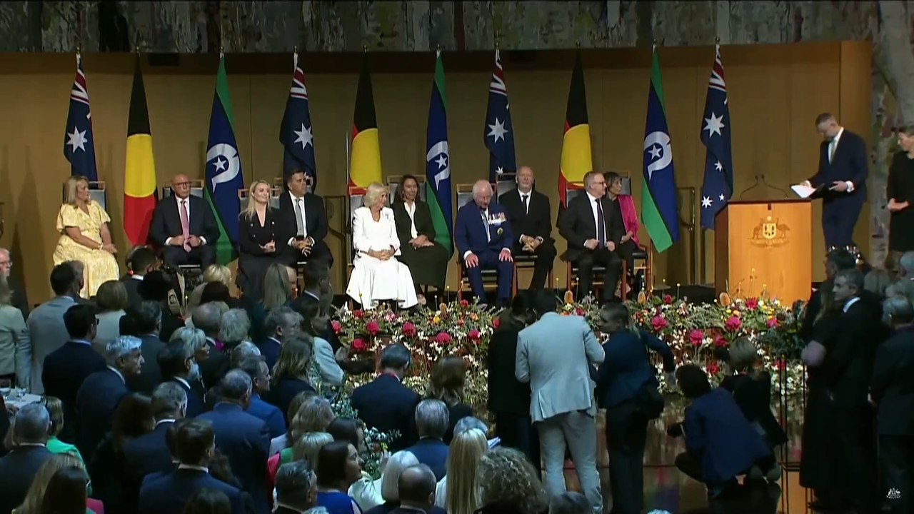 Ataque verbal de la senadora aborigen australiana Lidia Thorpe al rey Carlos III