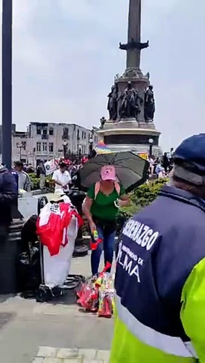 Paro Nacional: Ciudadanos y gremios se concentran en la plaza Dos de Mayo