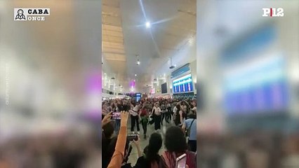Alumnos de la UNA hicieron un flashmob de Fanático en la Estación de Once