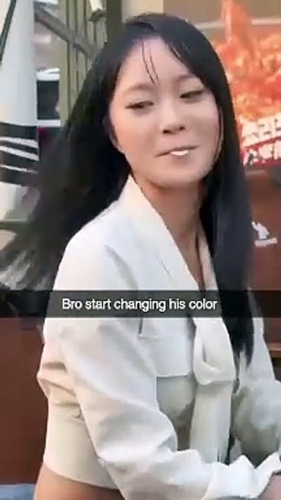 Bro started changing his colours