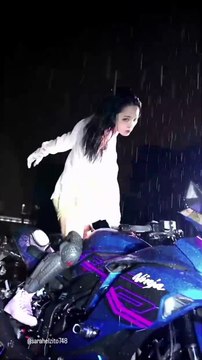 The Biker girl angel eyes reaction riding #bikergirl #Dream #viral #Follow me #Subscribe