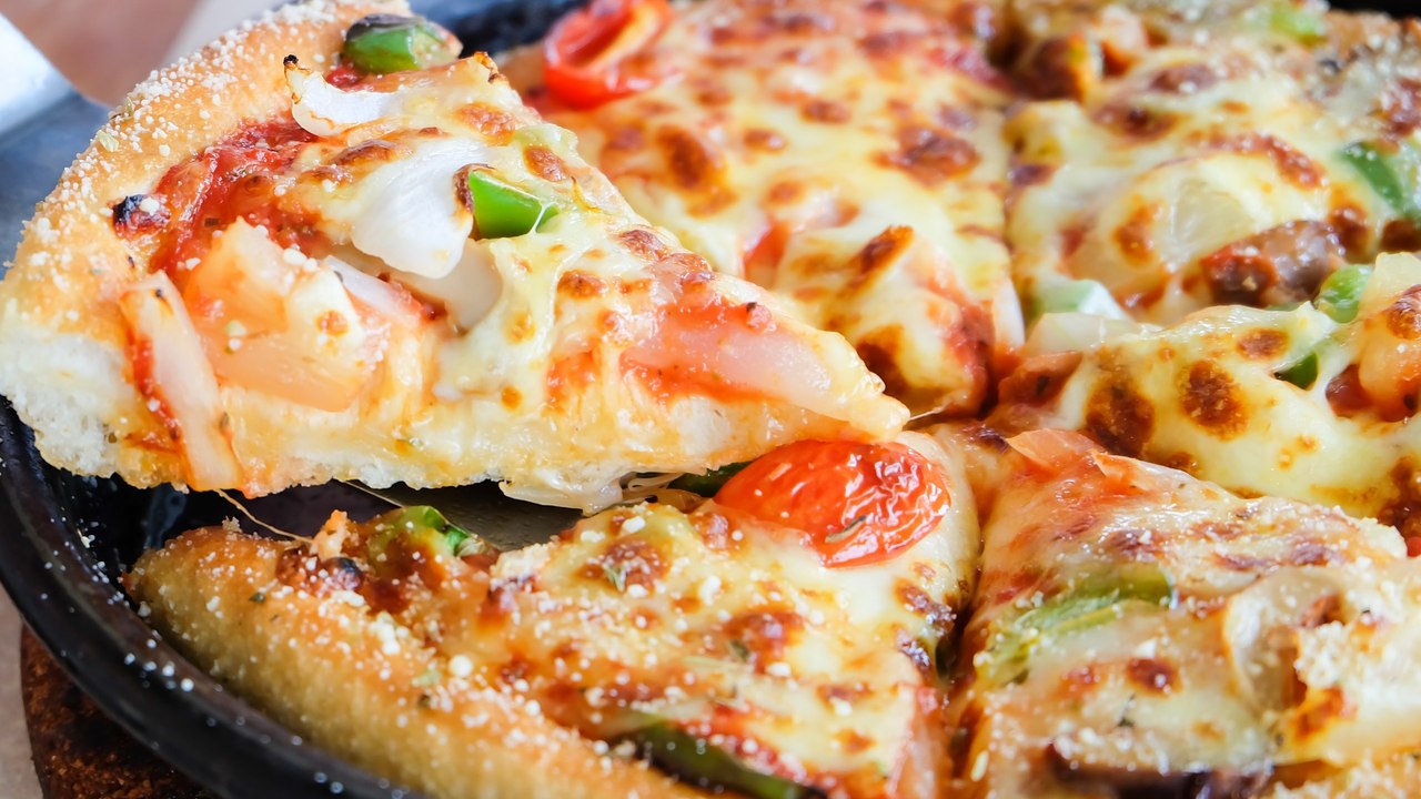 You've Been Cooking Frozen Pizza Wrong This Entire Time video Dailymotion