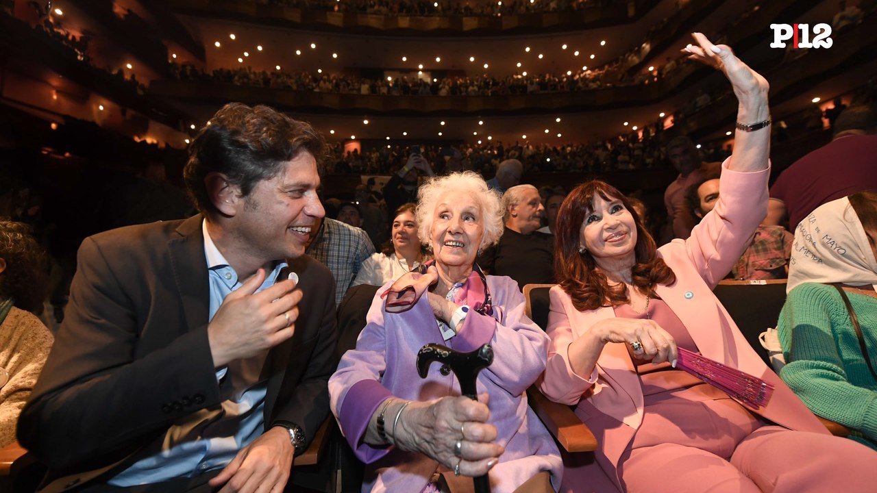 El saludo entre Cristina Kirchner y Axel Kicillof en el acto de Abulas de Plaza de Mayo