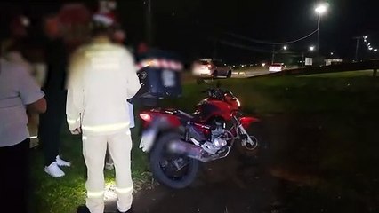 Motociclista fratura clavícula em acidente no Trevo do Guarujá