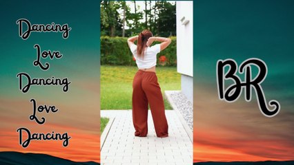 Mulher Linda dançando muito #5