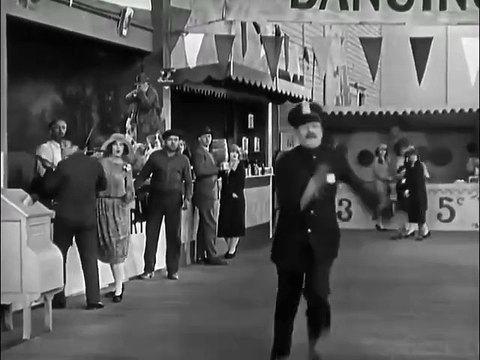Charlie chaplin - the circus charlie so funny comedy LOL