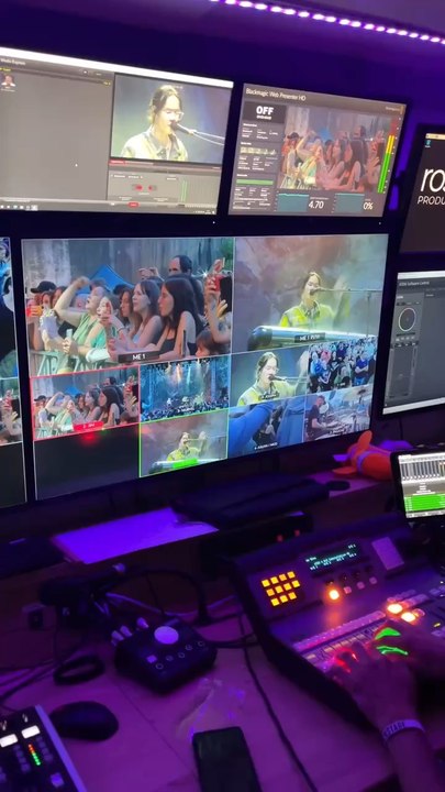 Savez-vous comment ça se passe en #Car #Regie et pourquoi un #réalisateur n’a plus de #voix après  une #captation ? #Attention ‼️ça #tourne ️  Chacun son #métier ! Le mien consiste à créer du #contenu #médias. #Envers du #décor #tournage