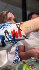 دكتورة خلود تثير الجدل  بتصرفاتها الغريبة