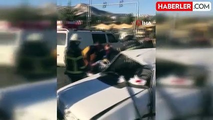 Kontrolden Çıkan Otomobil Elektrik Direğine Çarptı: 1 Yaralı