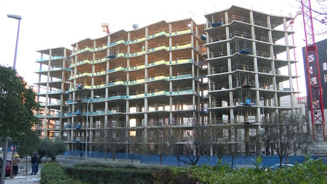 La compraventa de viviendas modera su avance en agosto al 0,9%, con 49.453 operaciones