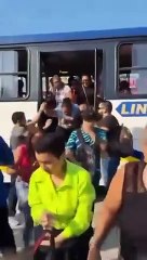 Passageiro usa spray de pimenta em BRT e inicia confusão generalizada