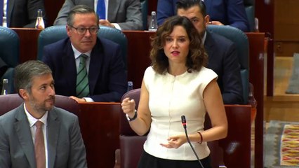 Ayuso en defensa de su pareja: "La montaña de corrupción del Gobierno es tan grande que un hilo dental no lo va a tapar"