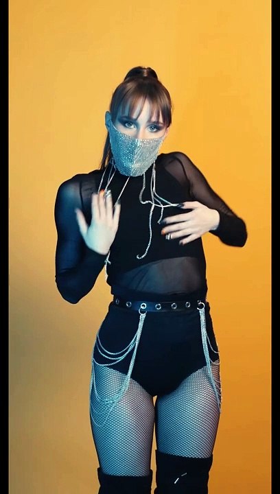 Carter Celaena | Relaxing With Hottest