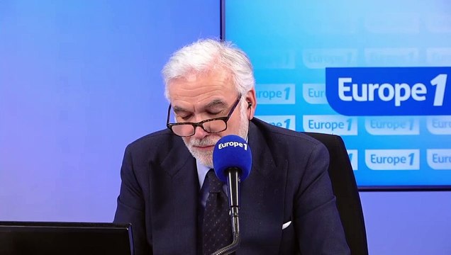 Dominique Farrugia malmené par une hôtesse de l'air : un quotidien pour les personnes à mobilité réduite ?