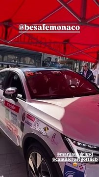 Camille Gottieb au départ du 8ème E-Rallye de Monte-Carlo, sur la place du Casino à Monaco