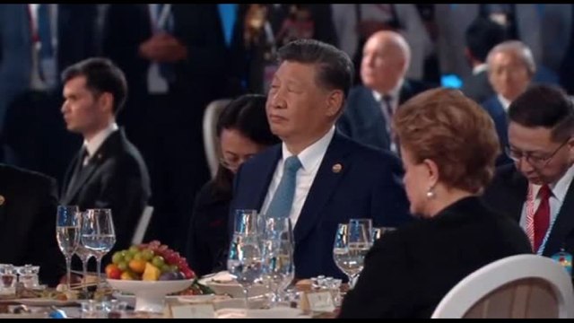 La cena di gala a Kazan, Putin, Abbas e Xi Jinping vicini di tavolo