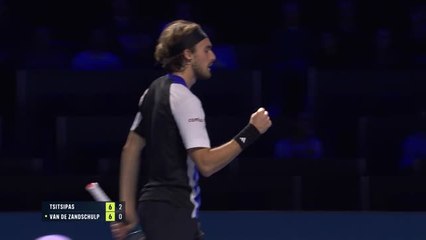 Bâle - Tsitsipas prend rendez-vous avec Fils